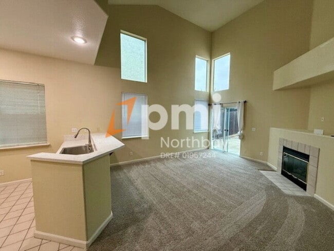 Photo - 504 Wicklow Dr