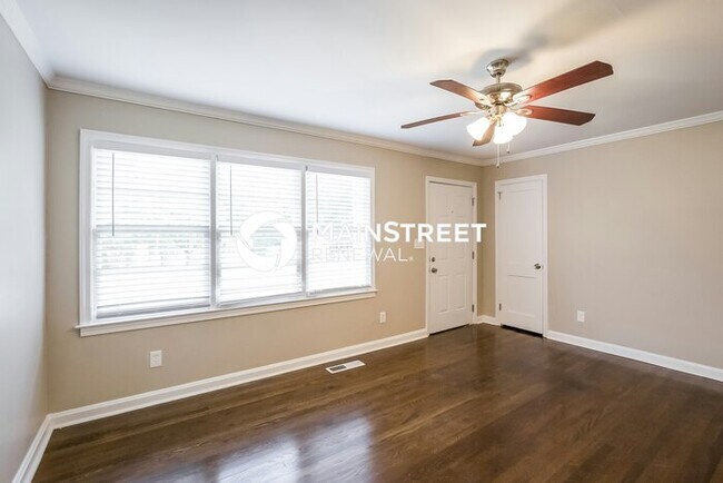 Photo - 3 Bedroom Pet-Friendly Home in Marietta, GA with Main Street Renewal