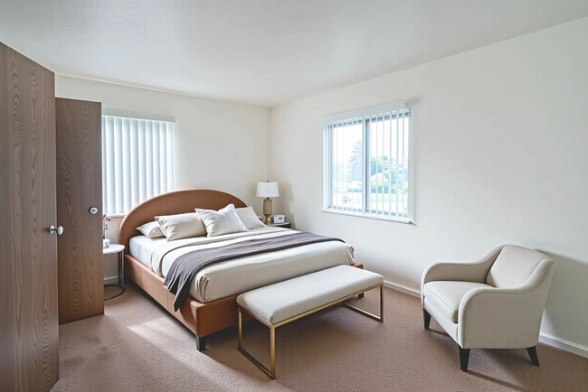 Photo - Geary Estates Apartments