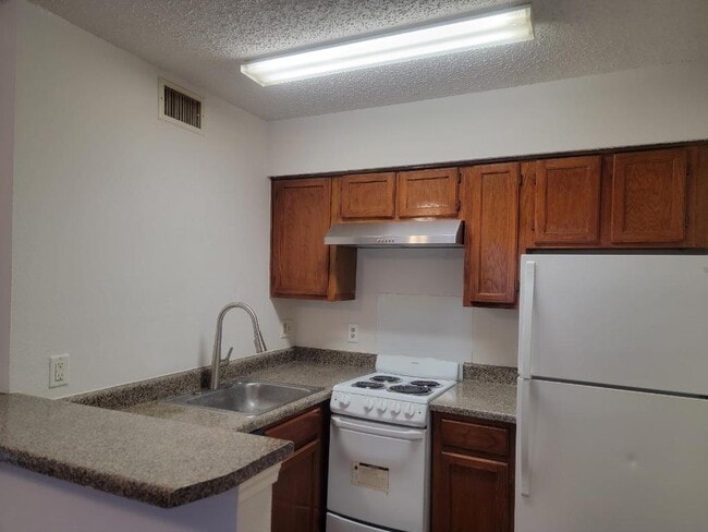 Photo - 9809 Walnut St Unit e302