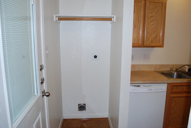 Photo - 938 RW Unit A