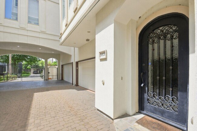 Photo - 1652 Norfolk St Unit B
