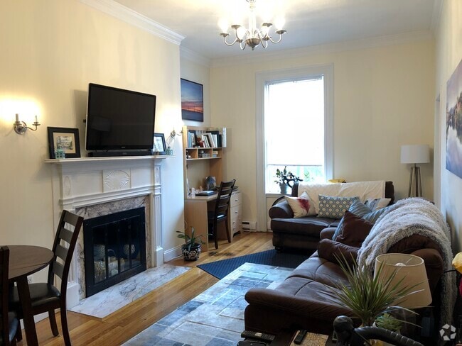 Building Photo - 181 Beacon St Unit 2R Rental