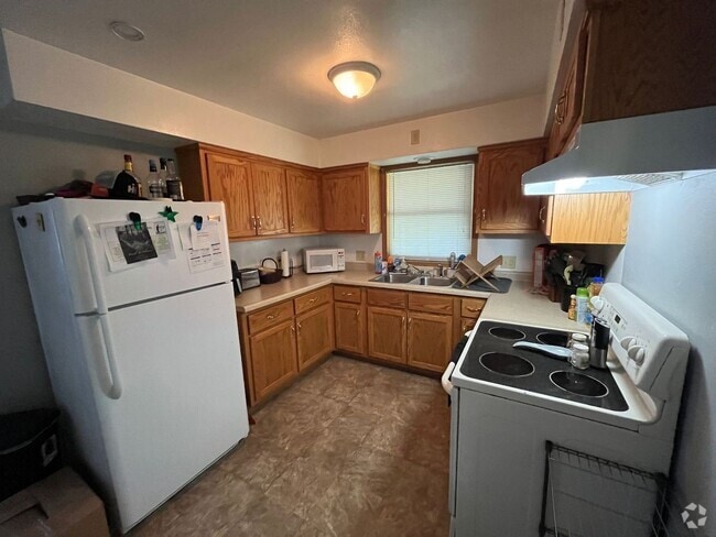 Building Photo - 1401-1403 Wisconsin St Unit #1401 Rental