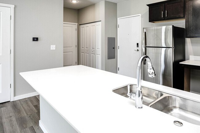 Cross Creek Apartments