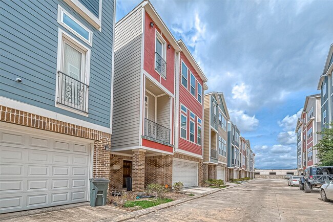 Photo - 2113 Bidwell Dr