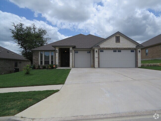 Building Photo - "Charming 4-Bedroom Retreat with Granite E... Rental