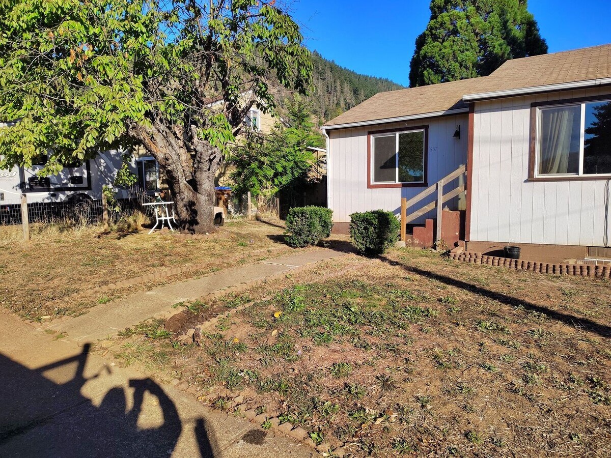Cute 2 bedroom 1 bath home in Myrtle Creek... - Cute 2 bedroom 1 bath home in Myrtle Creek...