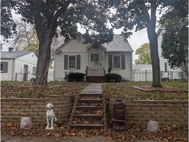 Building Photo - 5027 6th St NE