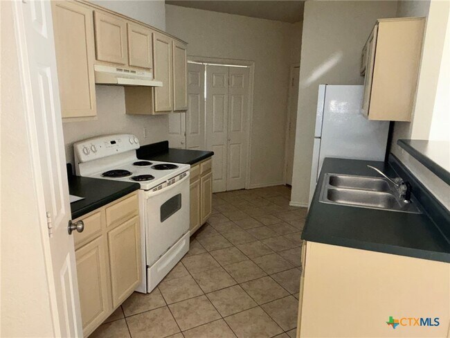 Photo - 2205 Garrett Dr