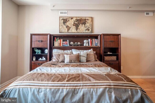 Photo - 1720 Annin St