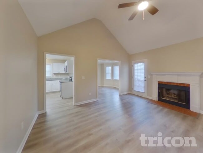 Photo - 100 Flagstar Ct