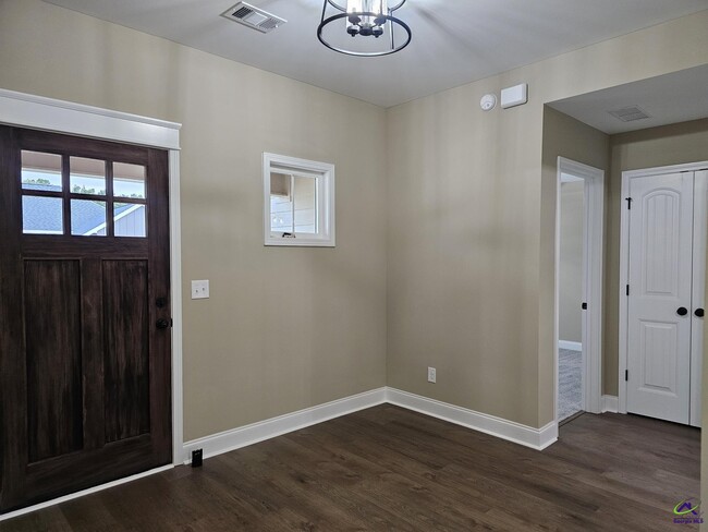 Photo - 107 Nash Ct