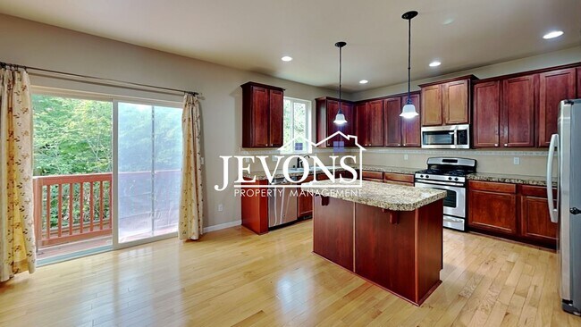 Photo - Free rent for September if you move in now...