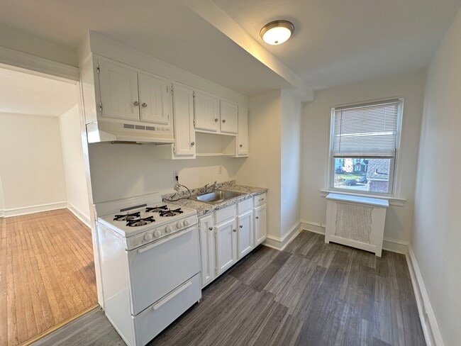 Photo - Marlyn Apartments