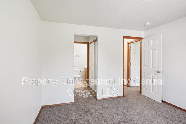 2110 Baines Blvd