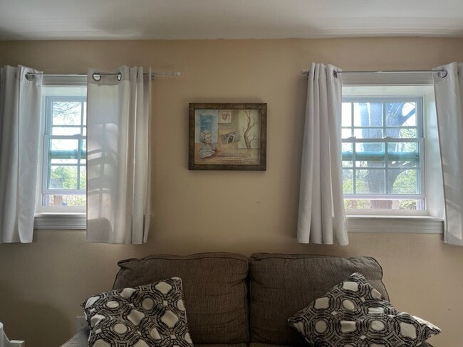 Photo - 1807 Rosebank Ave Unit B