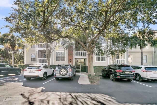 Building Photo - 1600 Long Grove Dr Unit 513,  1