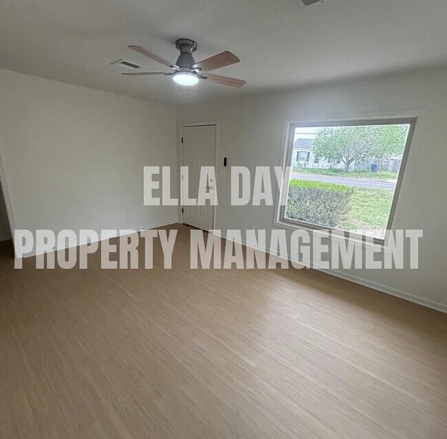 Photo - 550 N Sheridan St