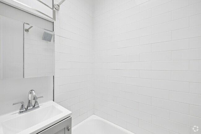 1BR, 1BA - 589SF - PRimary Bathroom