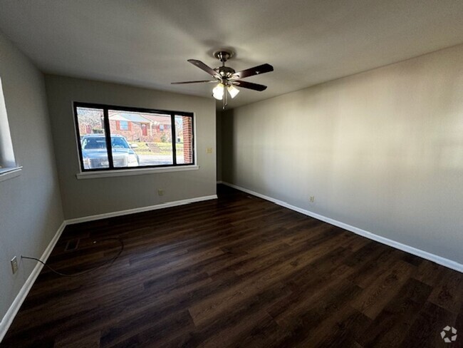 Building Photo - 1755 Carolina Ave NE Unit 1755 Carolina Ave NE # 2 Rental