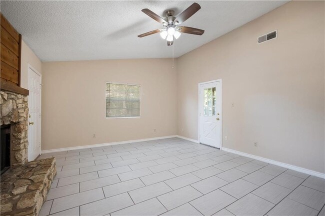 Photo - 906 Country Aire Dr