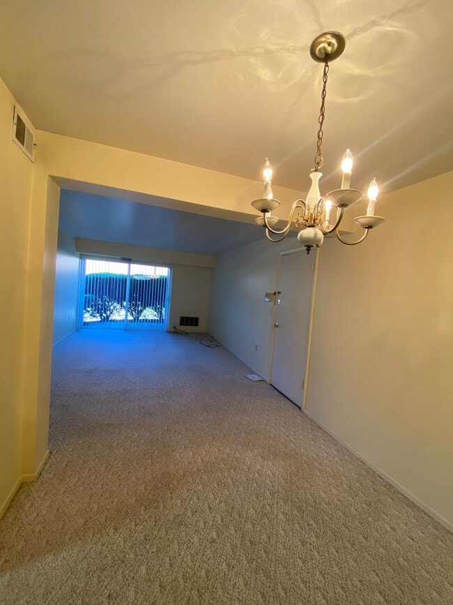 Photo - Cozy 1 Bedroom in a Quiet Building! Unidad 50 -