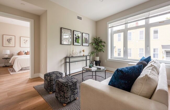 Photo - 394 McGrath Hwy Unidad 404