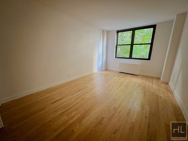 Photo - EAST 49 STREET Unit 4S