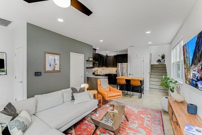 Photo - 2414 E Martin Luther King Jr Blvd Unidad A