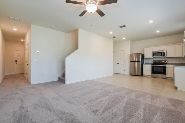 Photo - 2042 Hemingway Cir