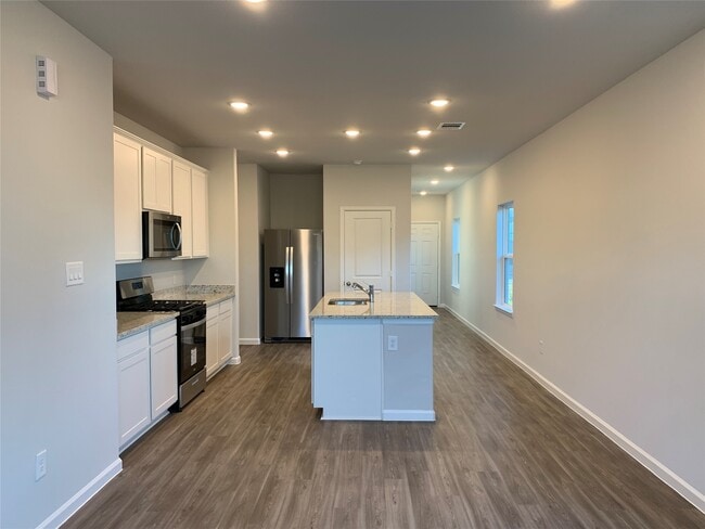 Photo - 810 Brookside Dr