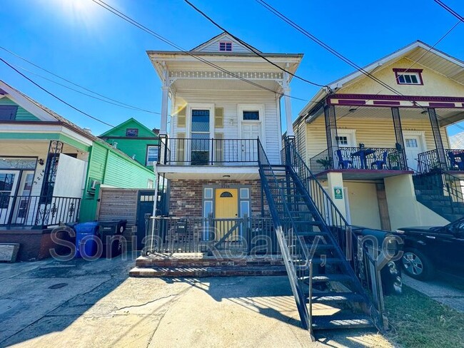 Building Photo - 3216 Banks St Rental