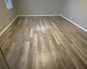 Photo - 419 W 5th St