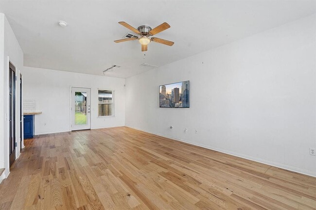 Photo - 2720 Oak Springs Dr