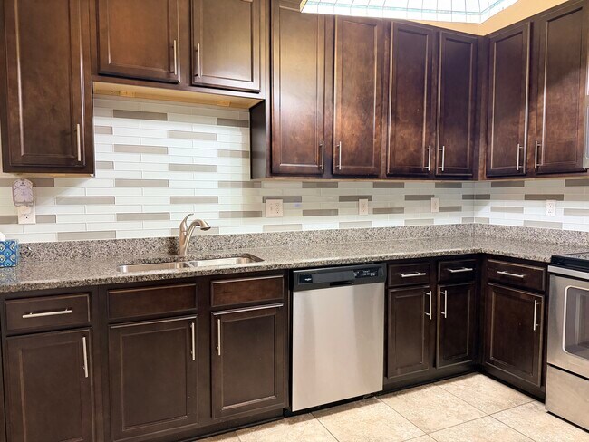 Kitchen - 200 Larkin Place Unit 102
