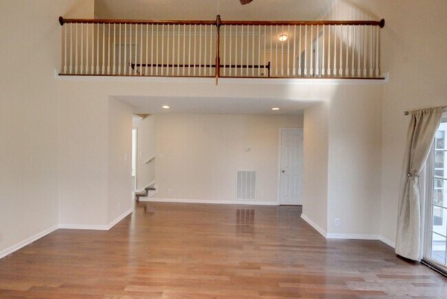 Photo - 3 Bedroom 2.5 Bathroom Home w/ Bonus Room!