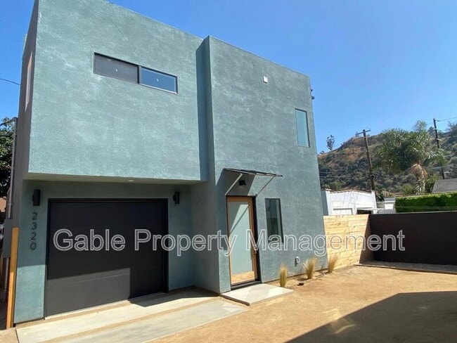 Building Photo - 2320 Fernleaf St