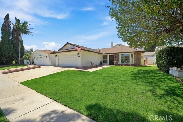 Photo - 17611 Leslie Ave