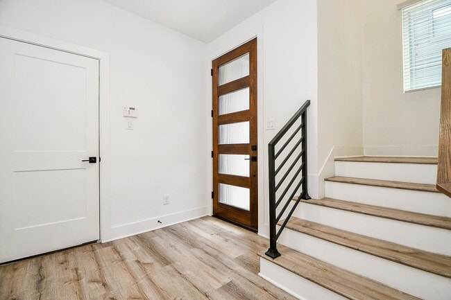 Photo - 2404 Hadley St