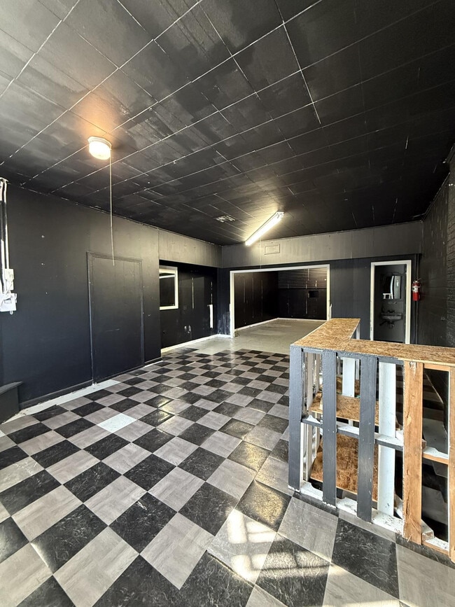 Photo - 1302 N Raguet St Unit 1