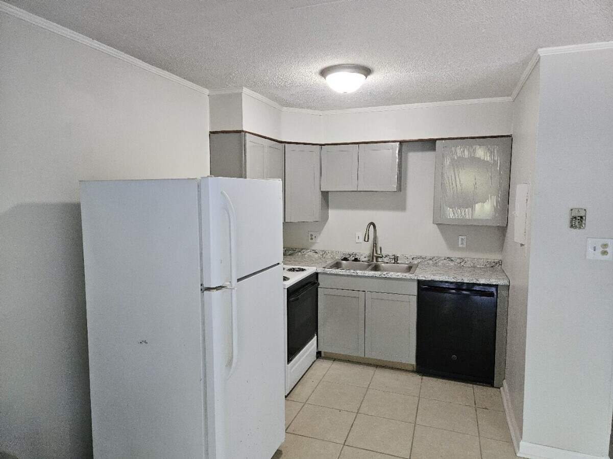 Photo - 2718 Painter Ave SW
