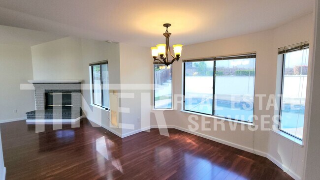 Photo - 413 Unity Ct