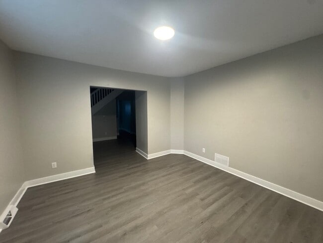 Photo - 1926 E Adams St