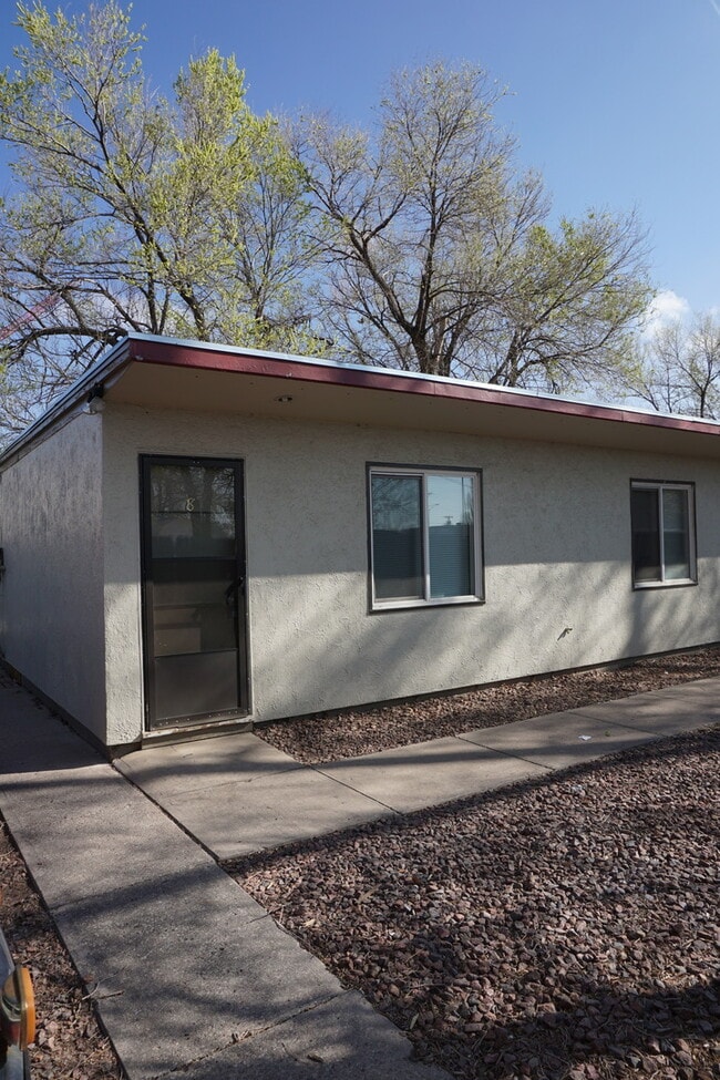 Building Photo - Downtown Studio Unit #8