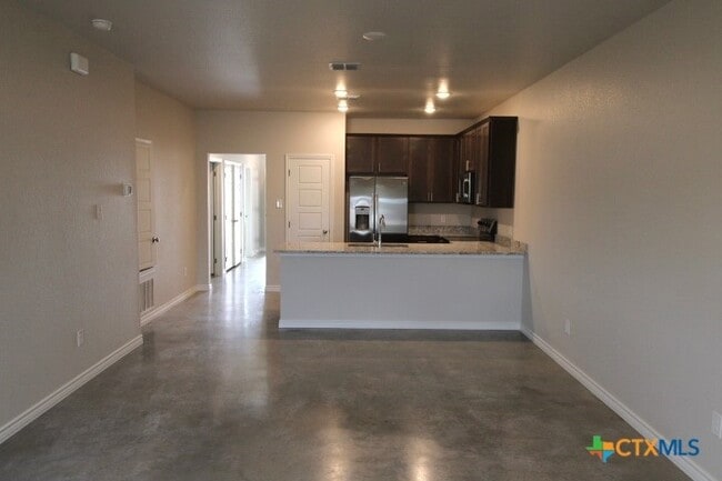 Photo - 640 Pacific Crest Trl