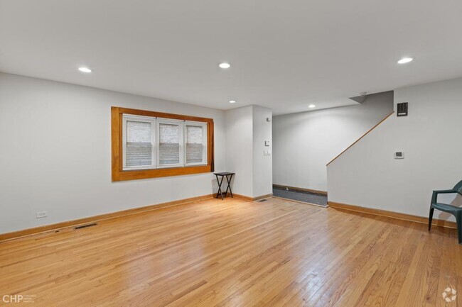 Building Photo - 3 bedroom in Chicago IL 60660 Rental