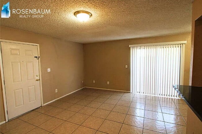 Photo - 410 E 9th Ave Unidad 11
