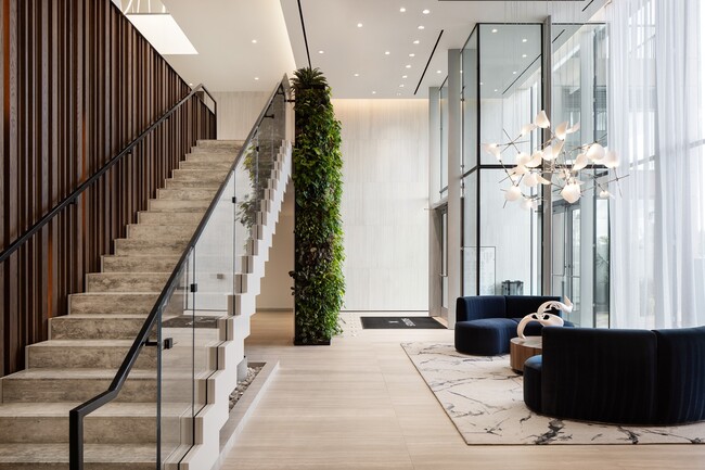 Stratos at Bridge District