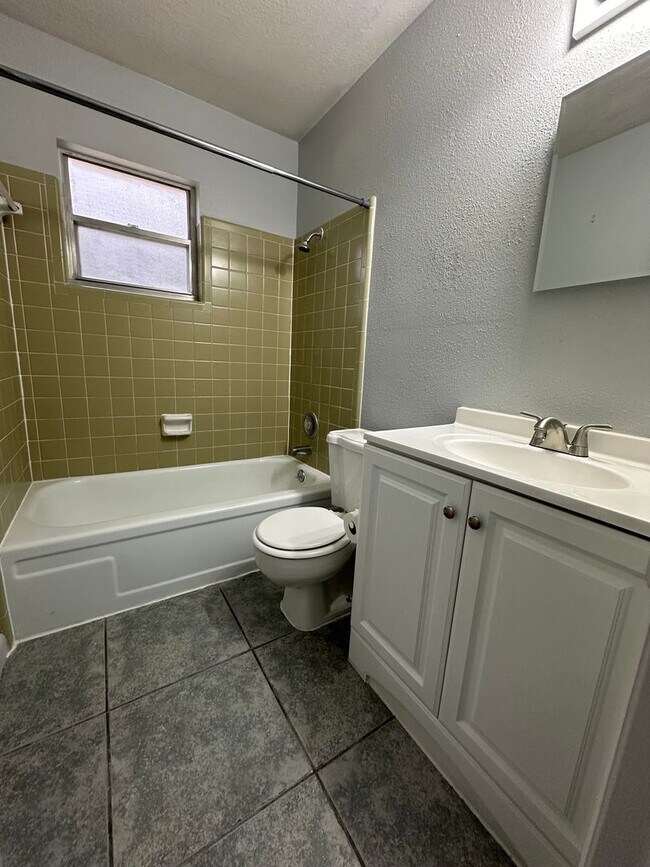 Photo - 4140 NW 32nd St